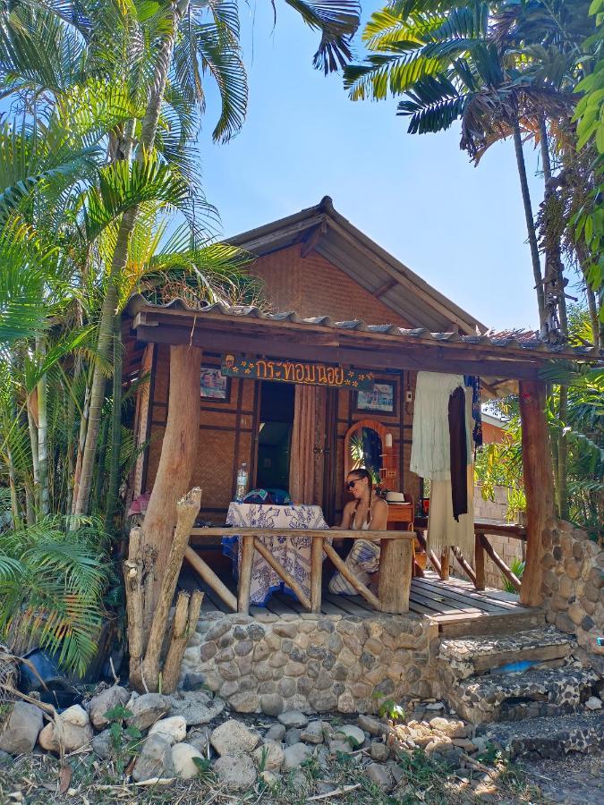 Sunny Tayai Hostel Pai Exterior foto
